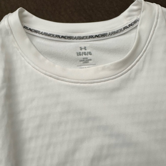 Long sleeve under Armour shirt new with tags - Picture 2 of 6